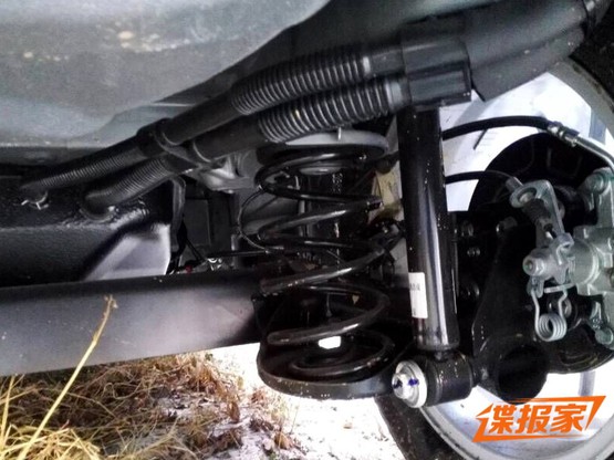 宝骏全新小型SUV谍照 采用家族式设计