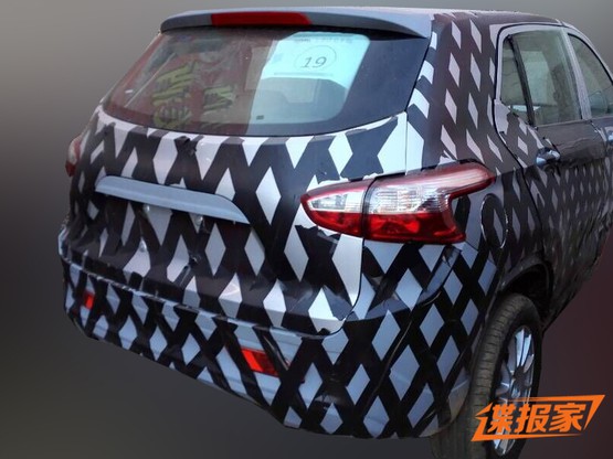 宝骏全新小型SUV谍照 采用家族式设计