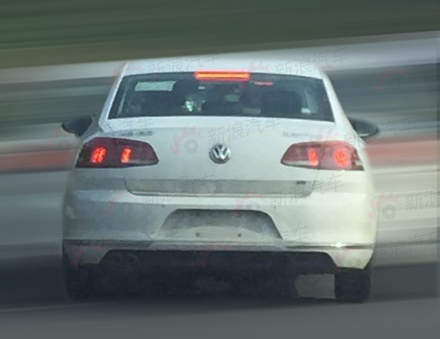 全新一代迈腾测试车谍照 车身大幅加长