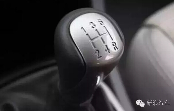 开车的几个低级错误，不知道等于不会开车