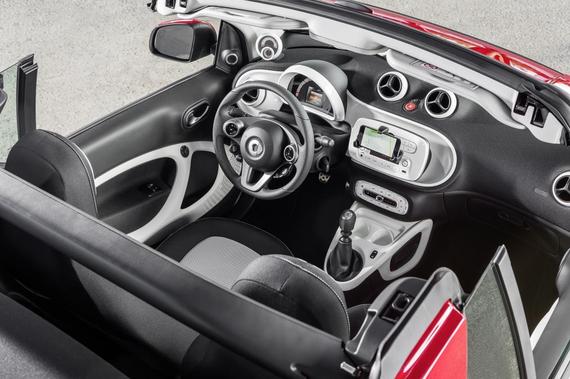 新smart fortwo敞篷版英国上市 13万元起