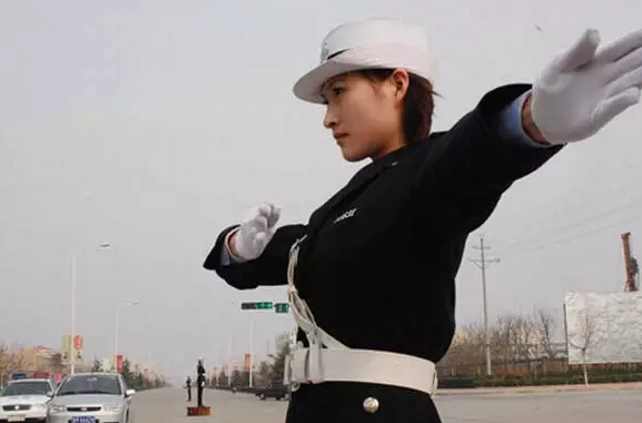 闯红灯竟然没事？这到底怎么做到的？