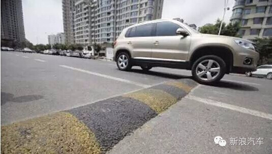 5种感觉很帅其实很伤车的动作！躺着中枪