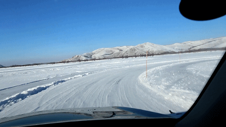 今朝铁腕风雷迅 冰雪试驾吉利全新博越