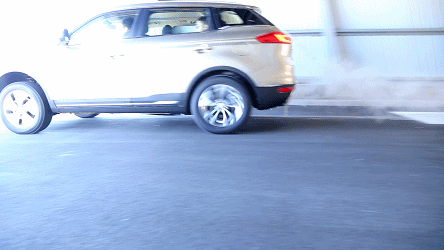 今朝铁腕风雷迅 冰雪试驾吉利全新博越