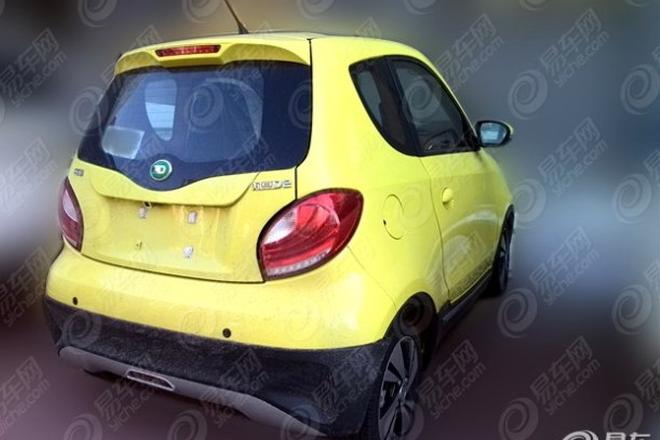 知豆D2新款谍照曝光 大嘴风格更时尚