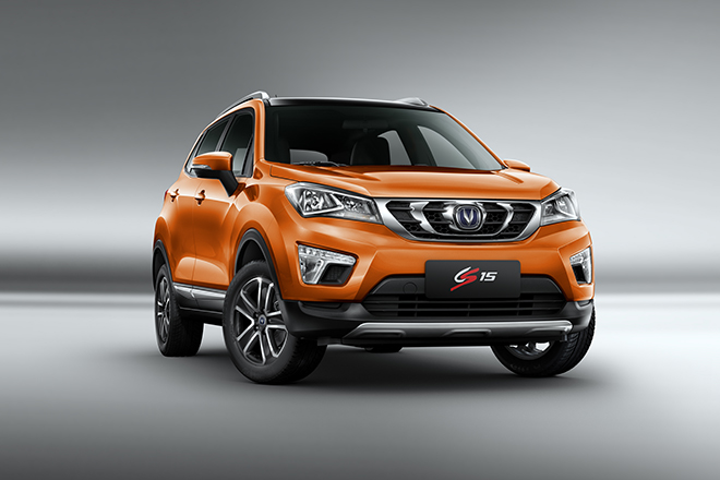 今年3月上市 新锐SUV长安CS15正式下线 