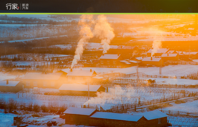 寒潮惊人！泼洒一杯开水瞬间成冰的震撼