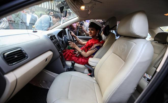 印度变性人开的出租车 你敢坐吗？