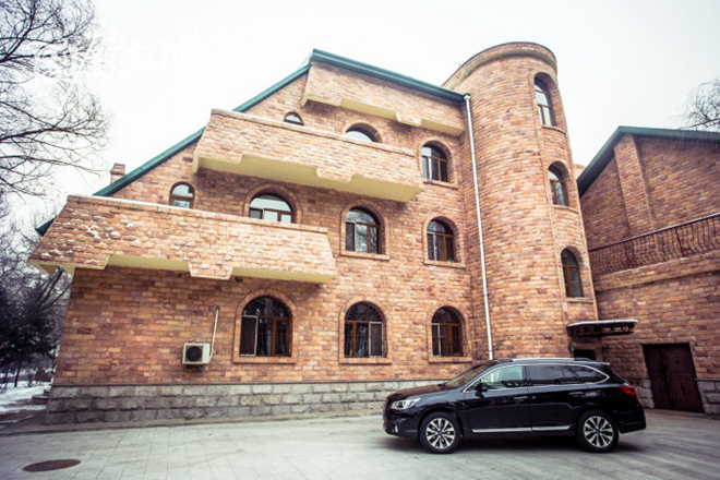 甜美女孩与男闺蜜激情自驾冰雪哈尔滨 