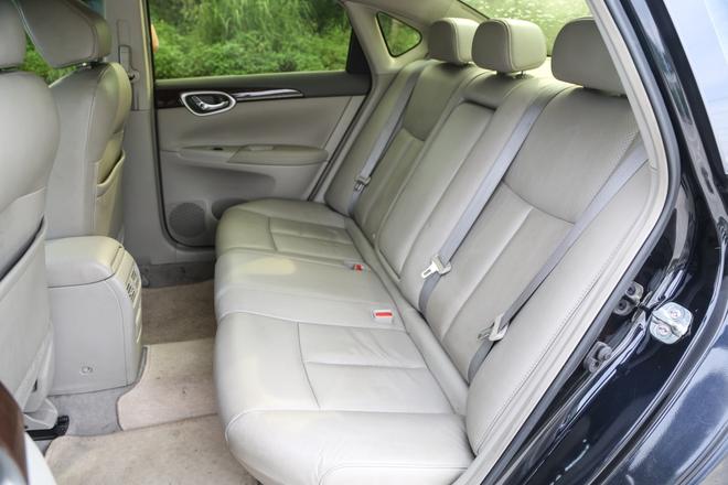 轩逸2015年破35万  豪揽6项单月销量冠军