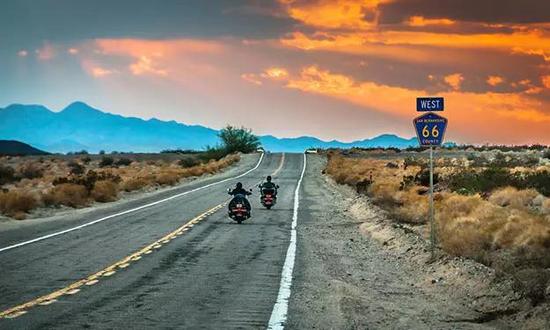 惊人神似！中国109国道VS美国66号公路