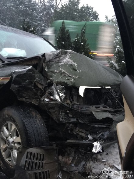 赵传遭遇车祸现场惨烈 回应称目前已无大碍