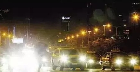 车祸这么多该咋办？8个窍门避免交通事故