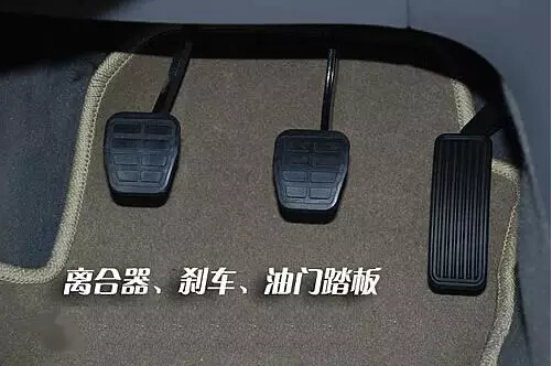 实用帖:先踩刹车还是离合？