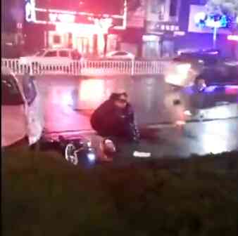 少女酒驾撞人 在伤者身旁小便称“憋坏了”