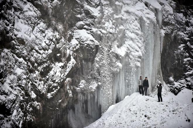 自驾|成都车主必去：绝美冰凌倒挂岩壁
