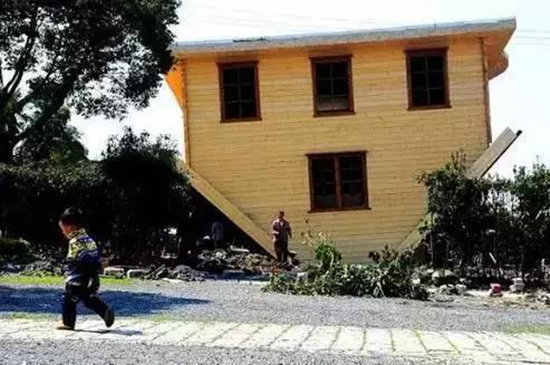 全球九大奇葩景点 你敢自驾去挑战么？