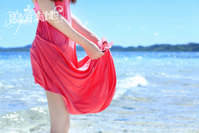 泳装带少了！海岛沙滩上演喷血比基尼秀