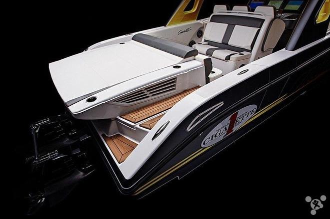 帅爆了！奔驰跨界推出SD GT3赛艇