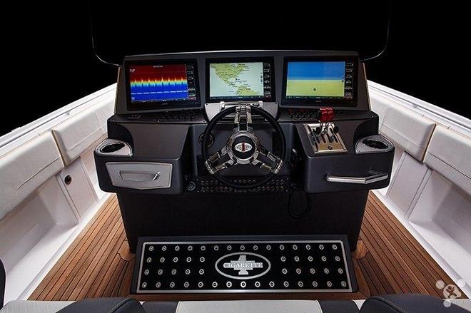 帅爆了！奔驰跨界推出SD GT3赛艇