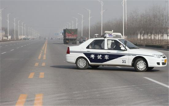 太牛了！为过科目三大叔手绘清明上河图