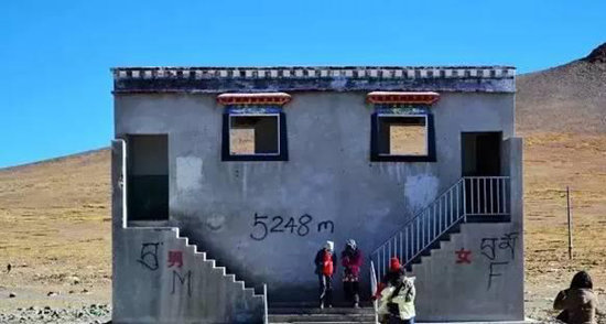 想自驾去西藏就先过了西藏厕所这一关吧