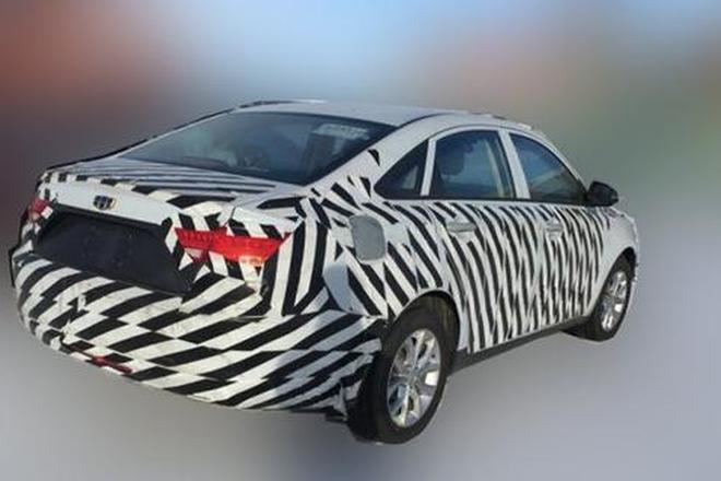 疑似吉利新帝豪插电式混动版谍照曝光