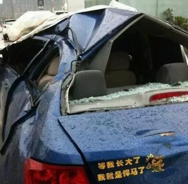 这些司机开车的水平也太牛了，看完无言以对！