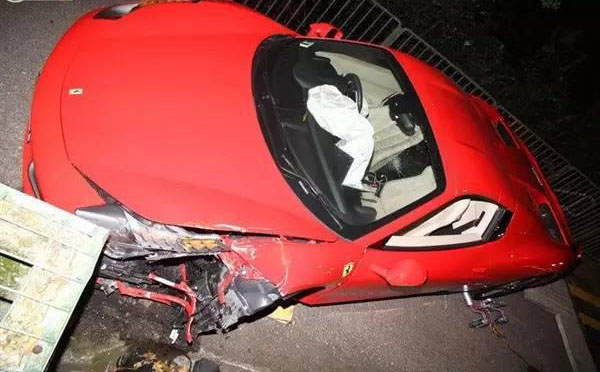 高速行车中遇到小动物是避还是撞？