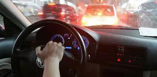 开车上路，哪些行为曾让你吐脏字？