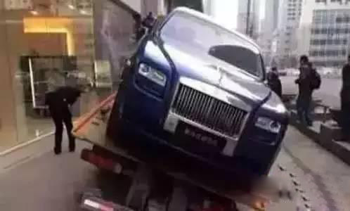 惊呆！原来豪车就是这样被送到土豪手里的