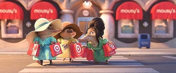 正在逛街的北极鼩小姐拎着Target的袋子