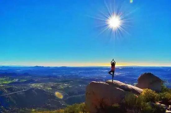 自驾旅行那些文艺范的照片如何拍出来的？