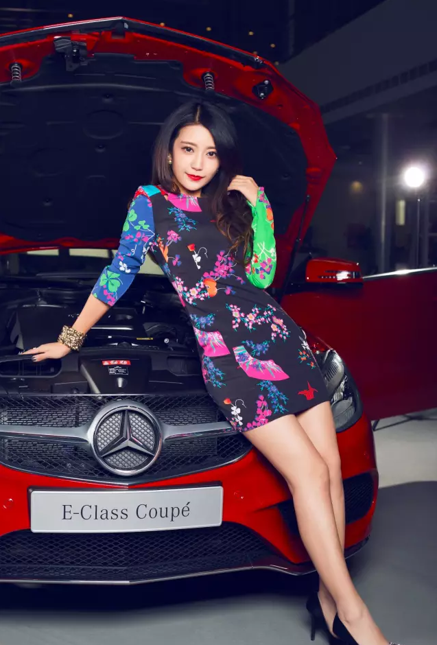 梅赛德斯-奔驰北区“星徽女神”大片缤纷启幕