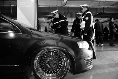 改装≠飙车 北京改装车爱好者地库聚会被查