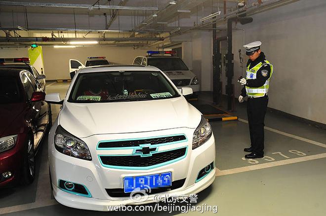 北京改装车聚会 多辆豪车被查