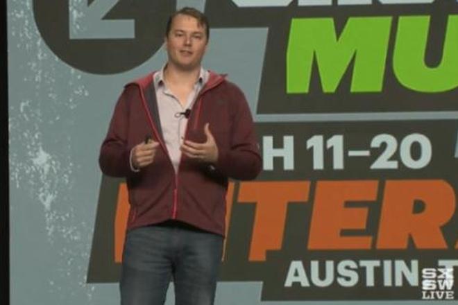 谷歌无人车项目负责人 Chris Urmson 在 SXSW 上演讲。