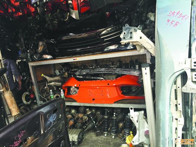 最牛“汽配城”5万买卡宴 宝马8系挂墙上