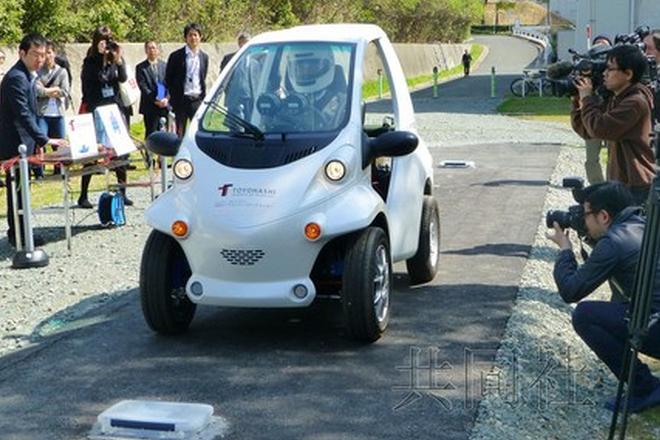 日本研发首辆无电池电动车 采用特殊轮胎