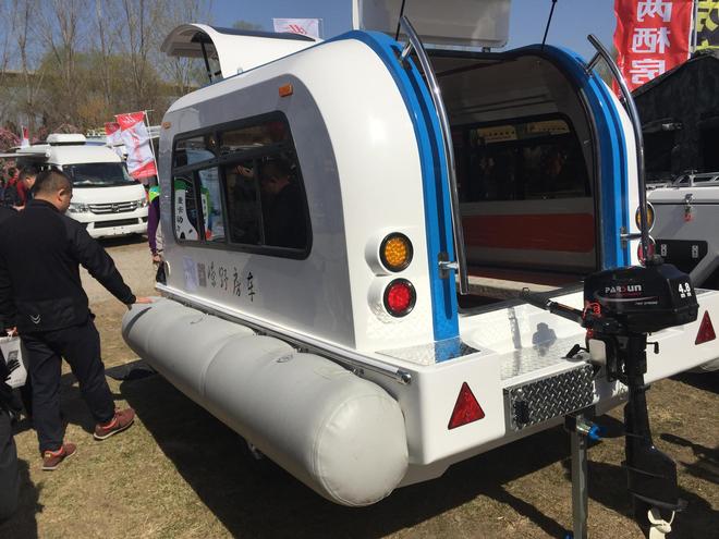 首发!水陆两栖拖挂房车亮相北京房车展