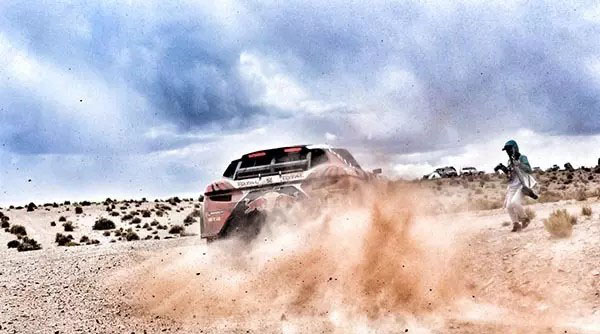 网红从达喀尔活着回来啦！还被副总统强吻