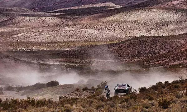 网红从达喀尔活着回来啦！还被副总统强吻