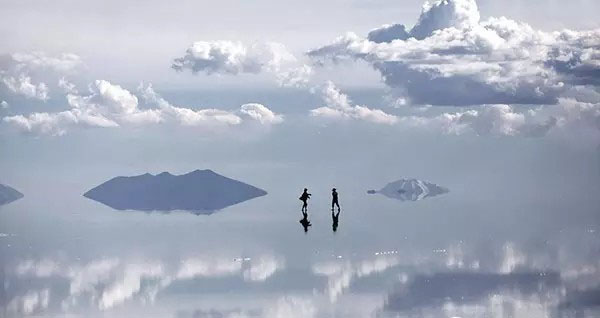 网红从达喀尔活着回来啦！还被副总统强吻