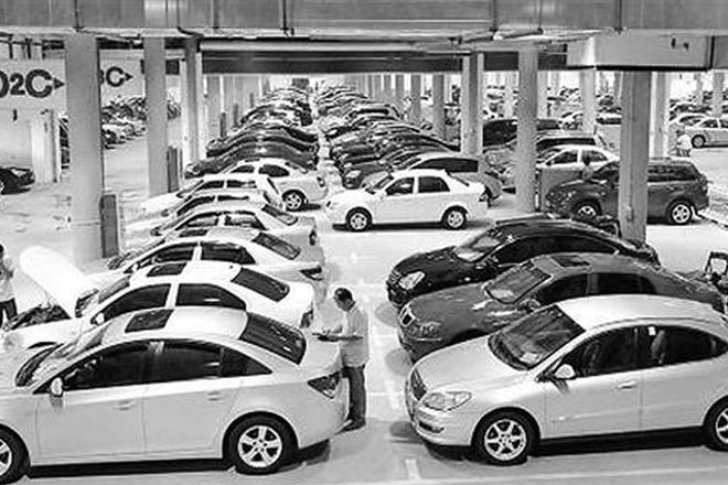 图为天津滨海新区空港经济区二手车交易市场内景。 （资料图片）