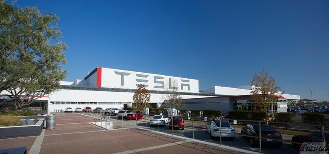 特斯拉Model3明年投产 加州工厂获16亿美元