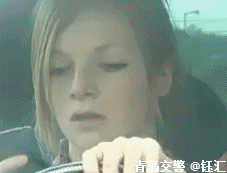 开车的时候，看3秒手机有多可怕？