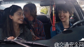 开车的时候，看3秒手机有多可怕？