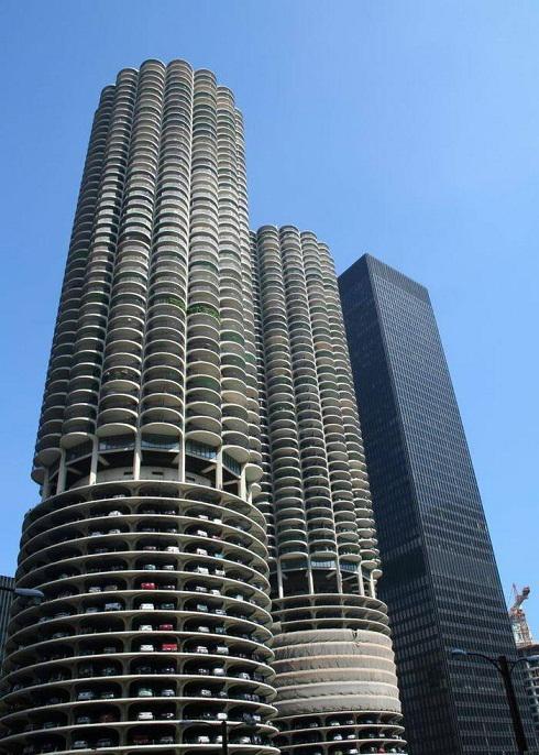 看看德国的自动停车场！一个大写的牛！