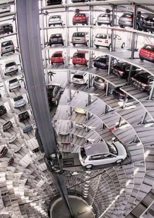 看看德国的自动停车场！一个大写的牛！